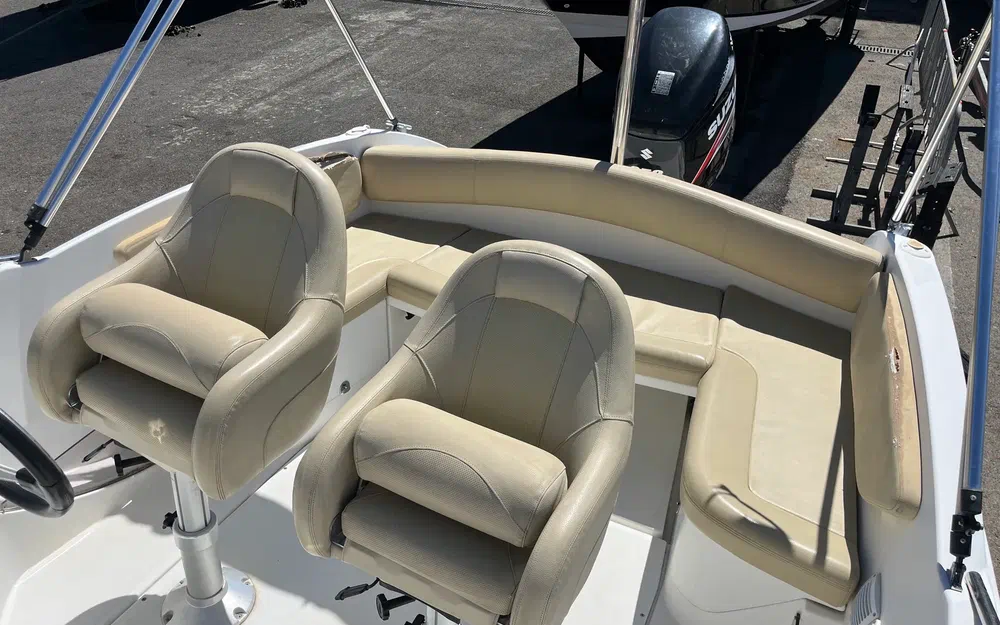 slider 4 Beneteau Flyer 750 Sundeck