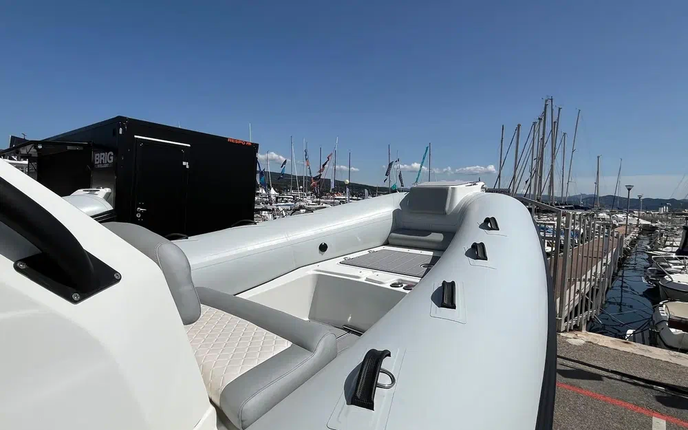 slider 1 Brig EAGLE 8 VDST SERIES