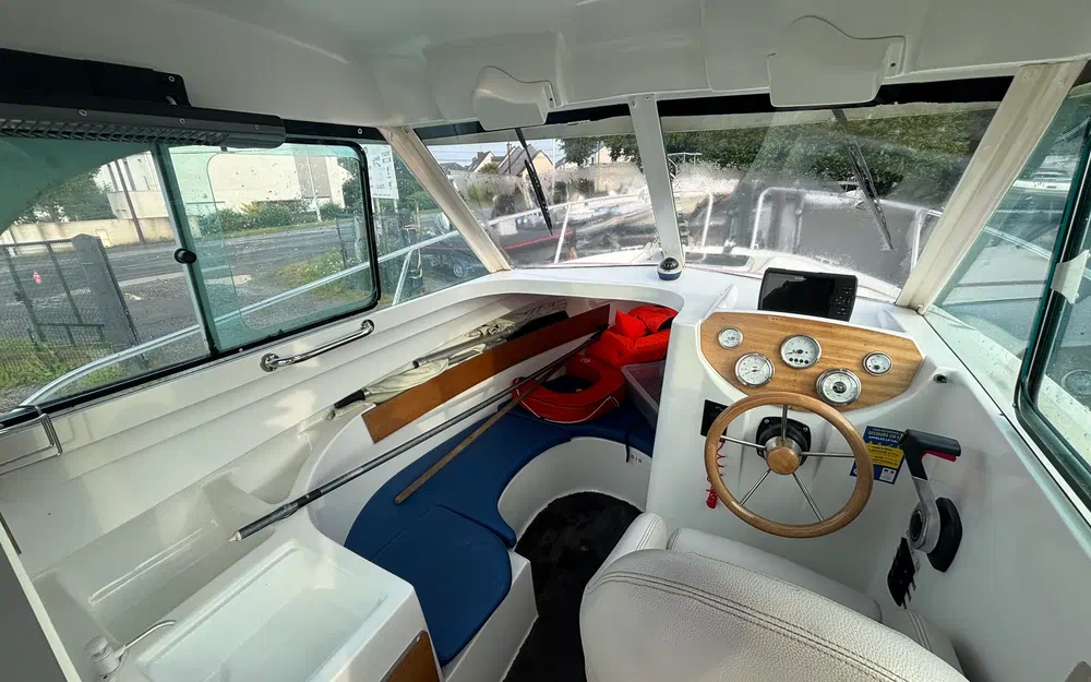 slider 4 Beneteau Antares 6.50 HB