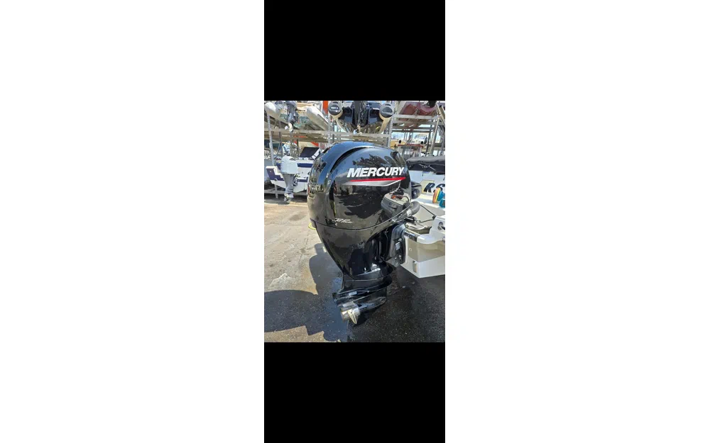 slider 11 Bayliner VR5 Cuddy