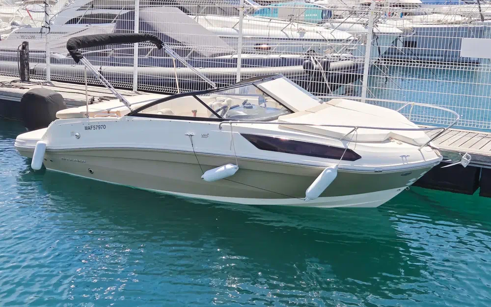 slider 19 Bayliner VR5 Cuddy