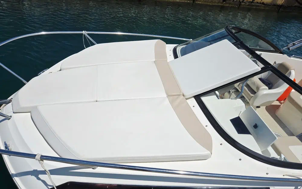 slider 4 Bayliner VR5 Cuddy