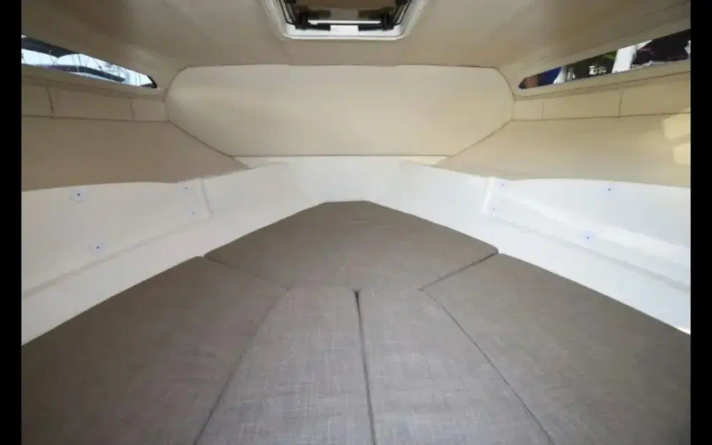 slider 7 Bayliner VR5 Cuddy