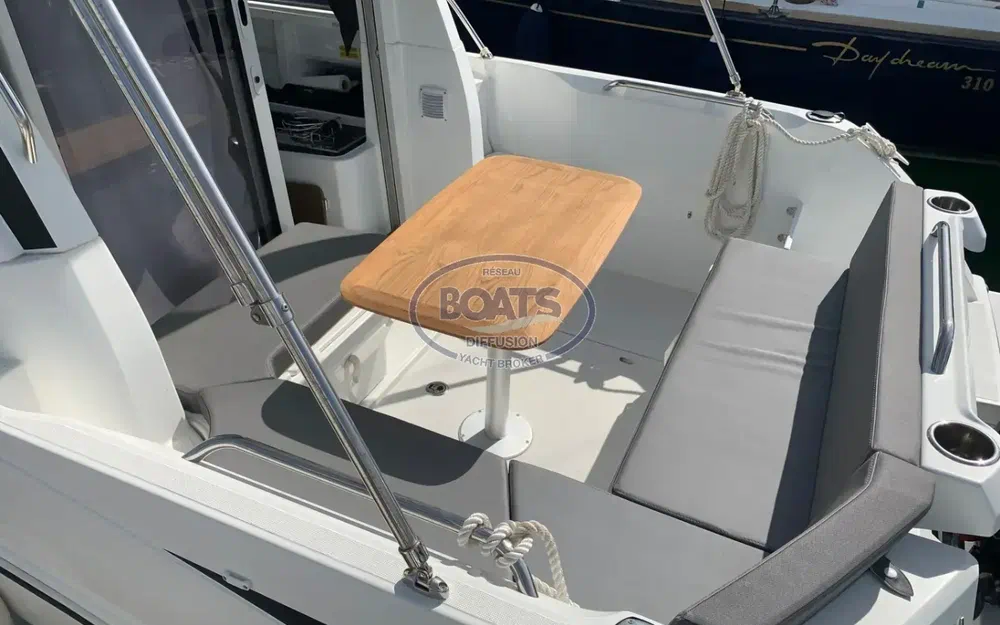 slider 10 Beneteau Antares 7
