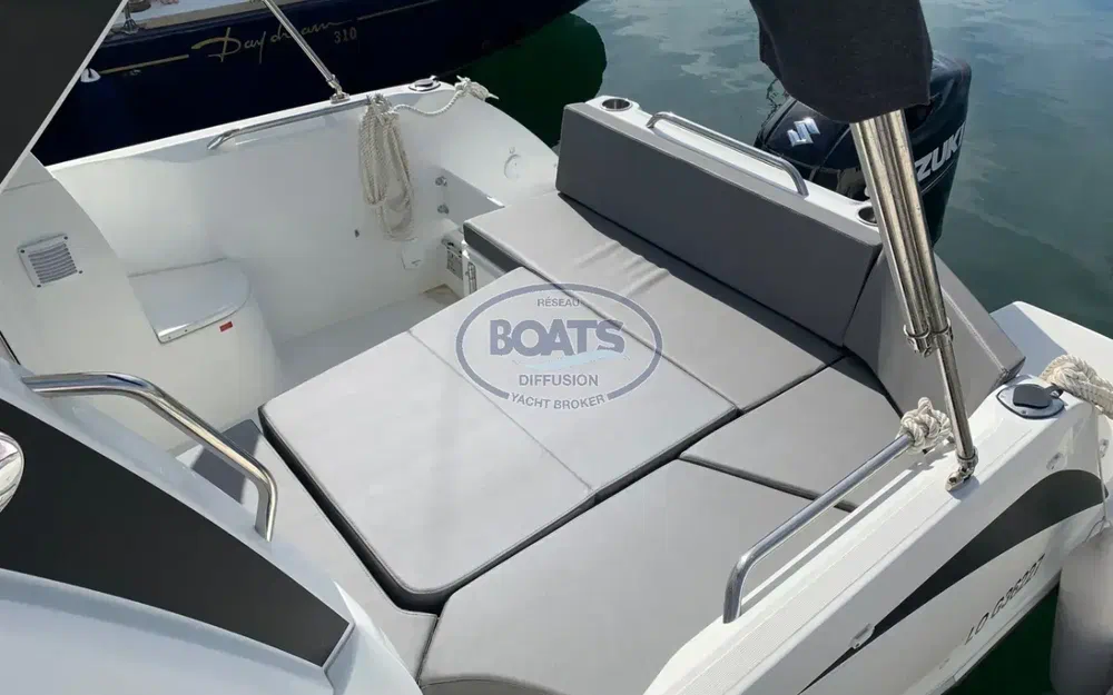 slider 12 Beneteau Antares 7