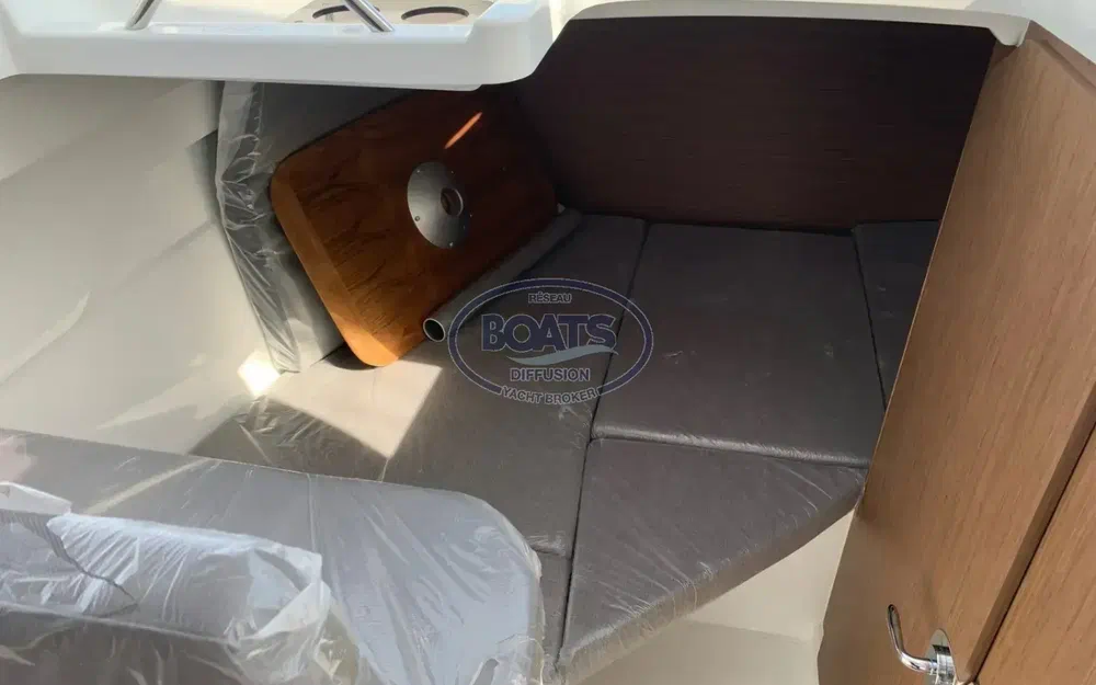 slider 6 Beneteau Antares 7