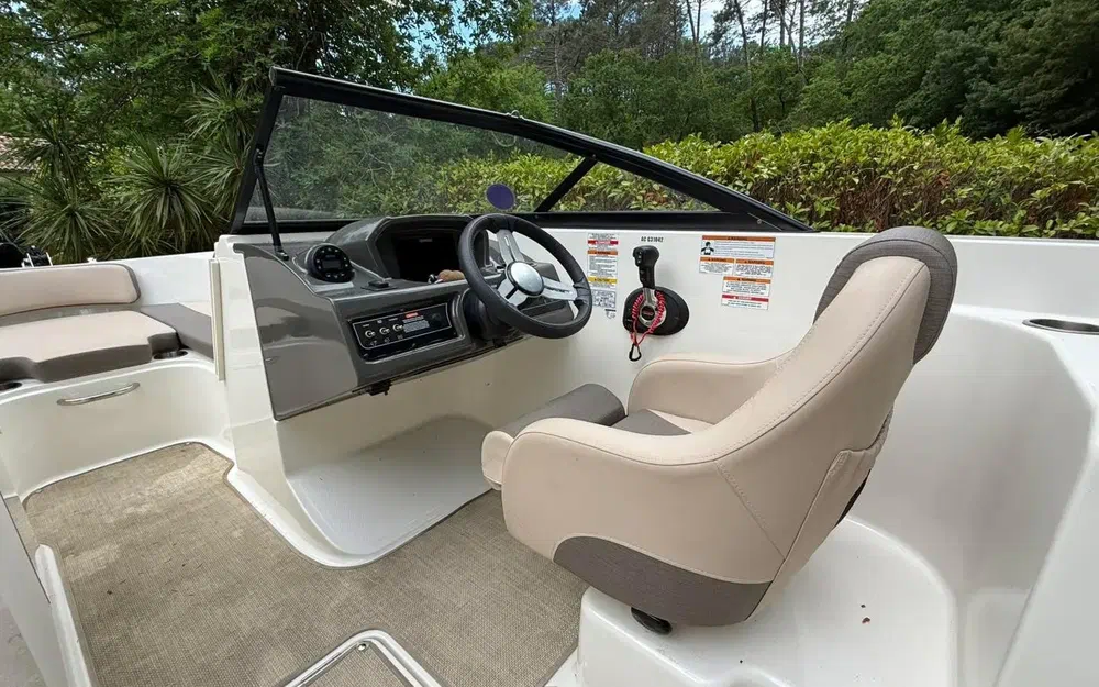 slider 12 Bayliner VR6 OB
