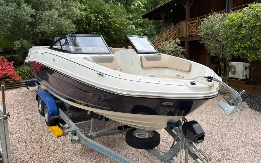 slider 0 Bayliner VR6 OB