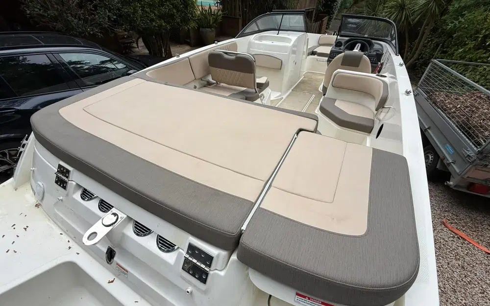 slider 6 Bayliner VR6 OB