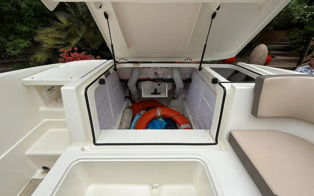 slider 7 Bayliner VR6 OB