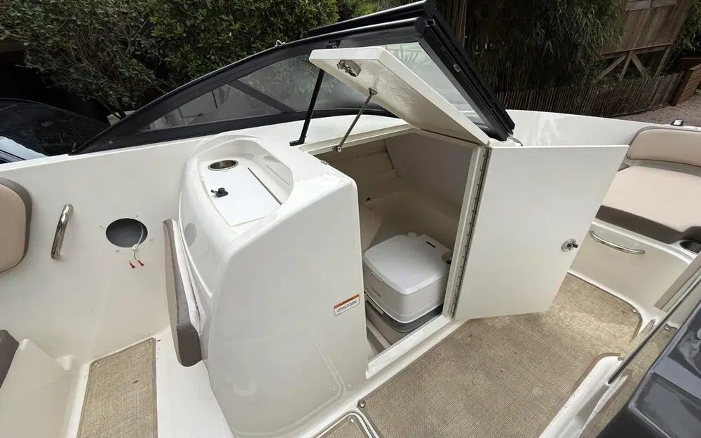 slider 8 Bayliner VR6 OB