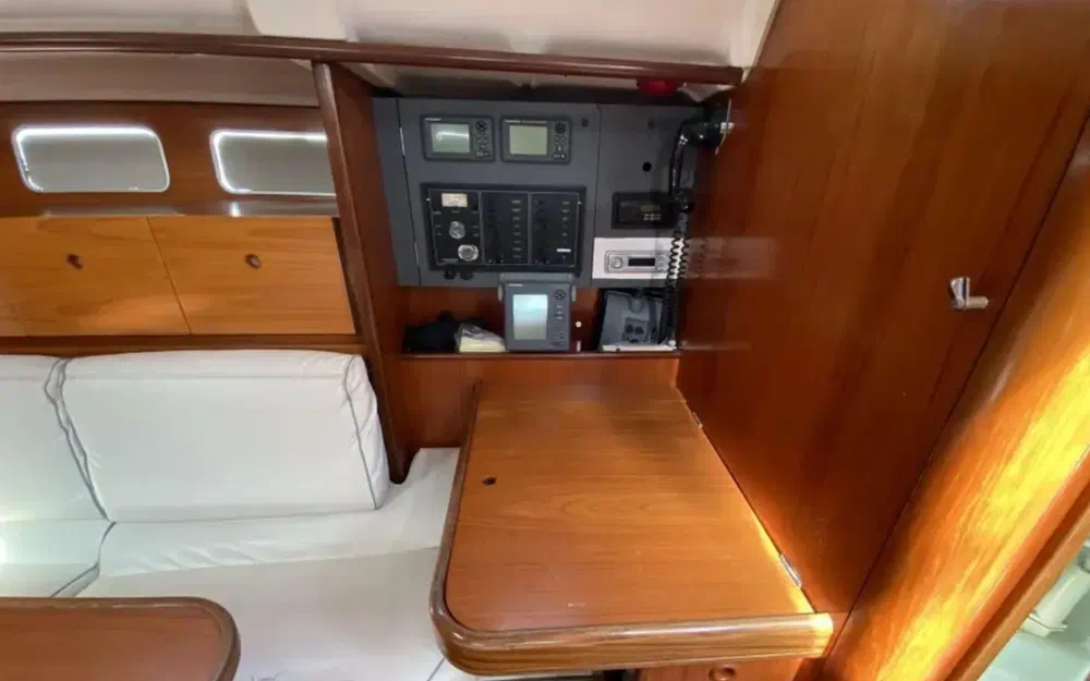 slider 7 Beneteau Oceanis 440