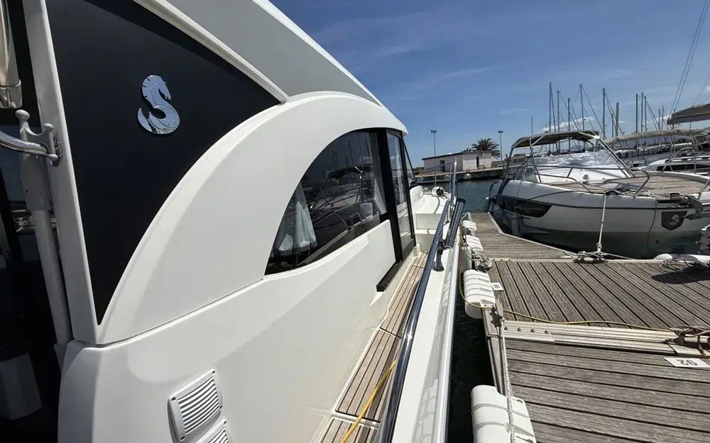 slider 11 Beneteau Antares 11 OB
