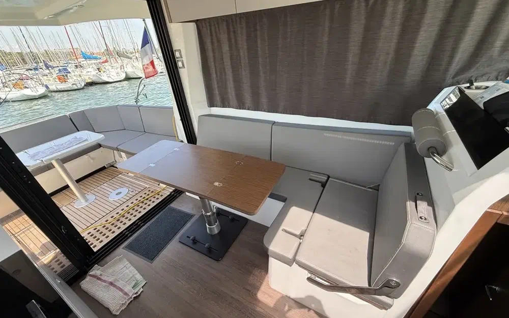 slider 22 Beneteau Antares 11 OB