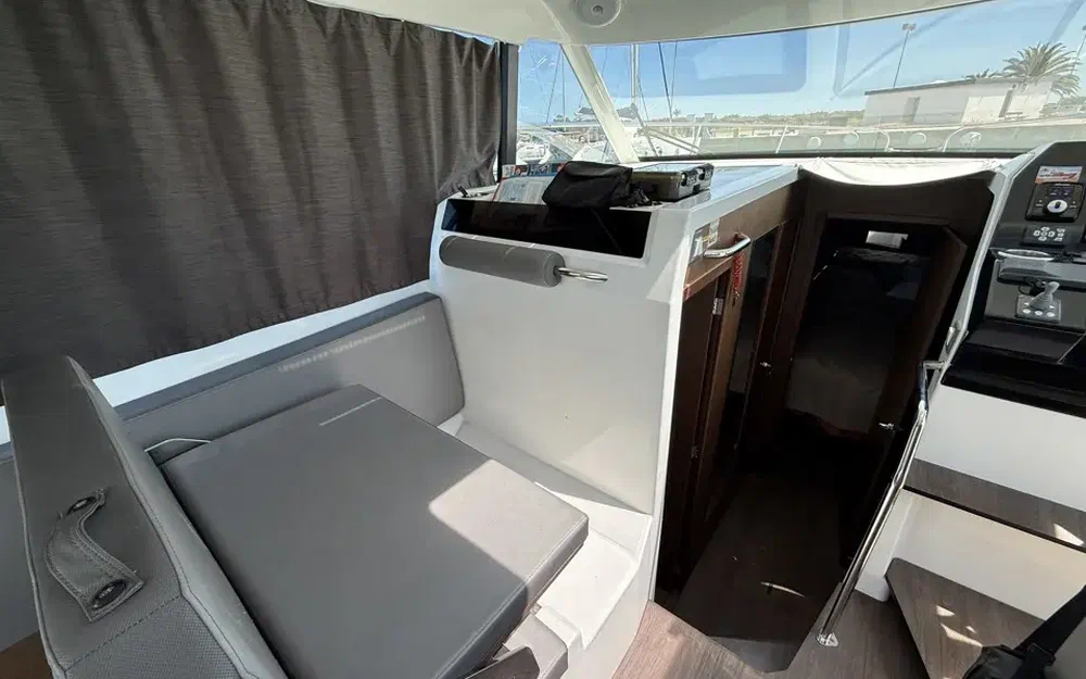 slider 26 Beneteau Antares 11 OB