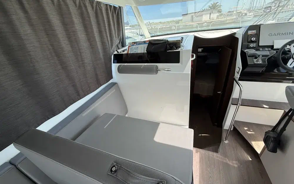 slider 27 Beneteau Antares 11 OB