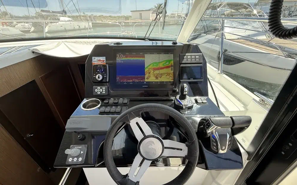slider 28 Beneteau Antares 11 OB