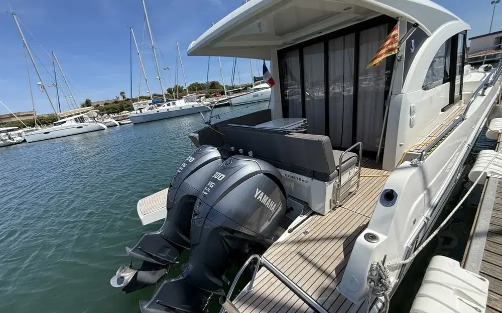 slider 2 Beneteau Antares 11 OB