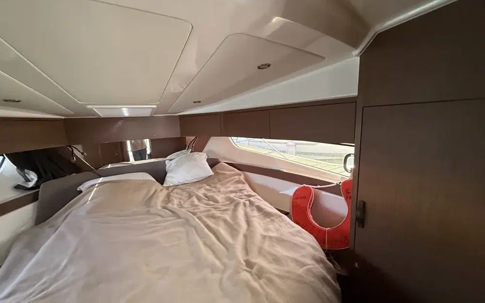 slider 34 Beneteau Antares 11 OB