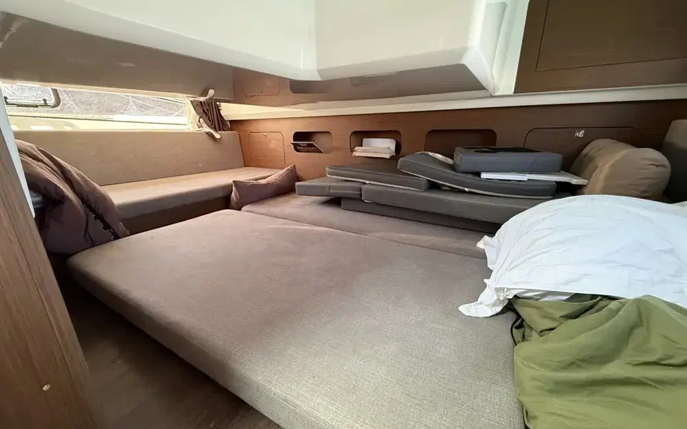 slider 36 Beneteau Antares 11 OB