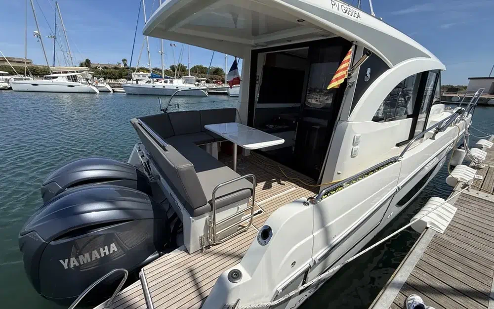 slider 4 Beneteau Antares 11 OB