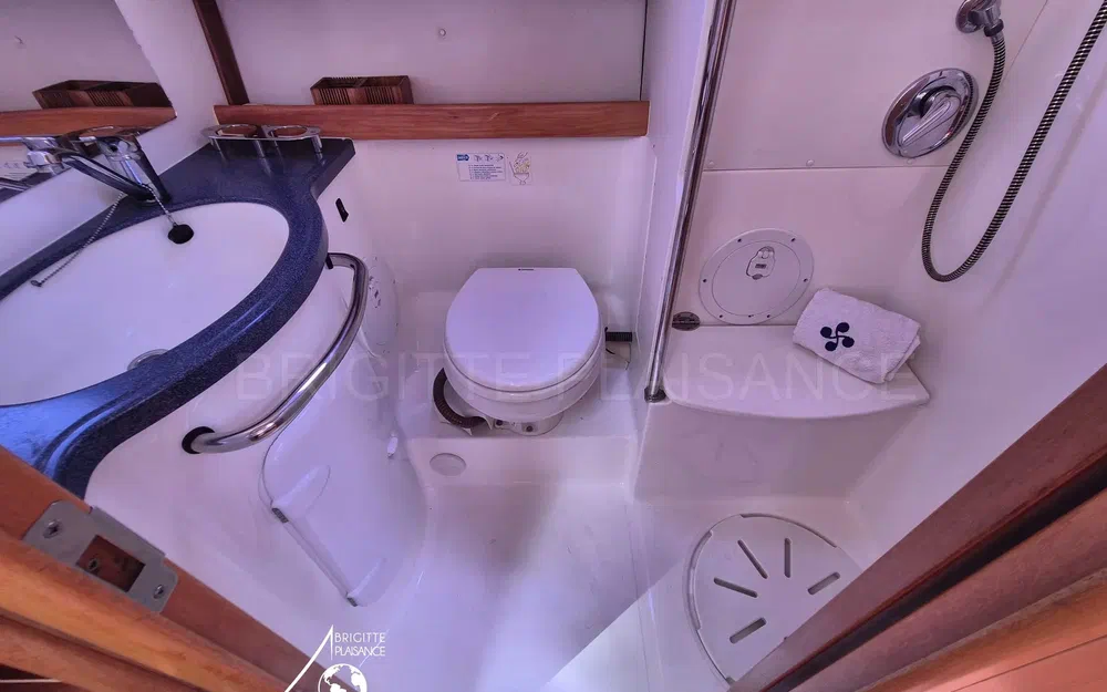 slider 9 Bavaria 42 cruiser
