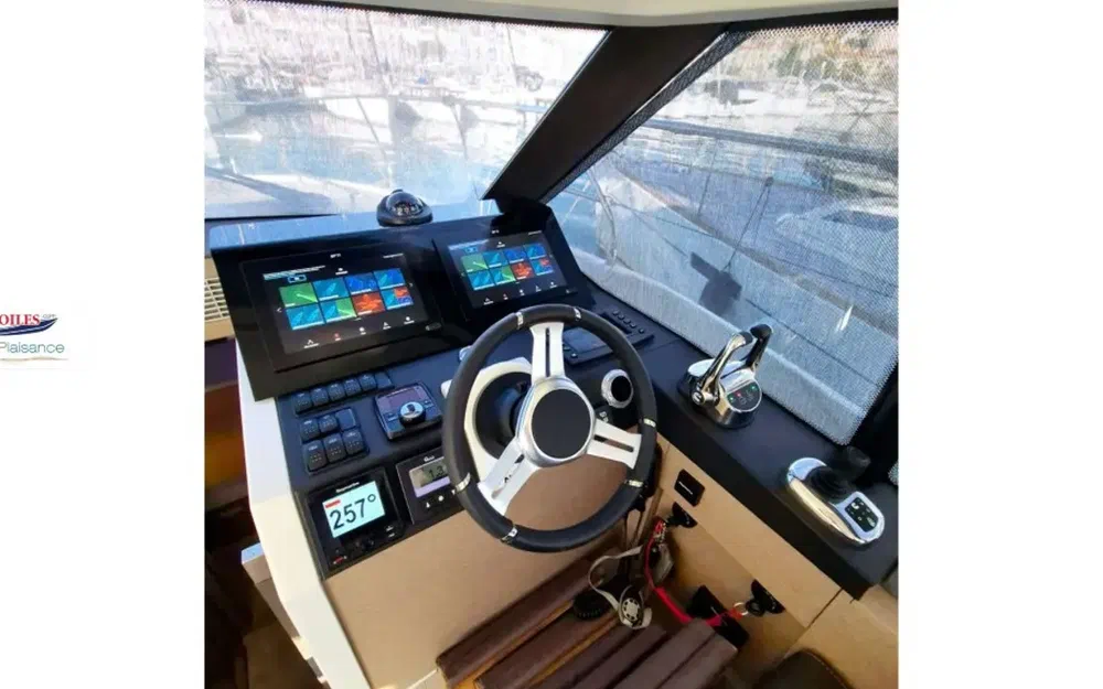 slider 11 Prestige Yachts 420 Fly