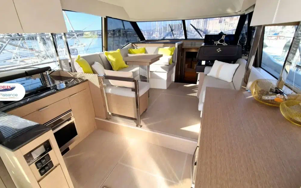 slider 12 Prestige Yachts 420 Fly