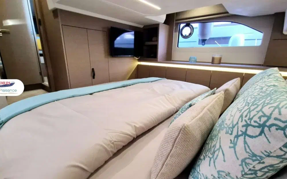 slider 14 Prestige Yachts 420 Fly