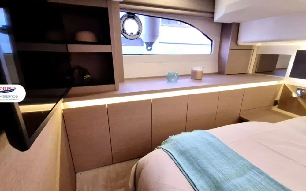 slider 15 Prestige Yachts 420 Fly