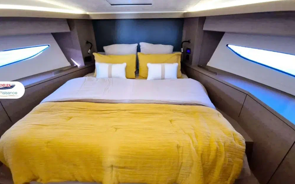 slider 18 Prestige Yachts 420 Fly