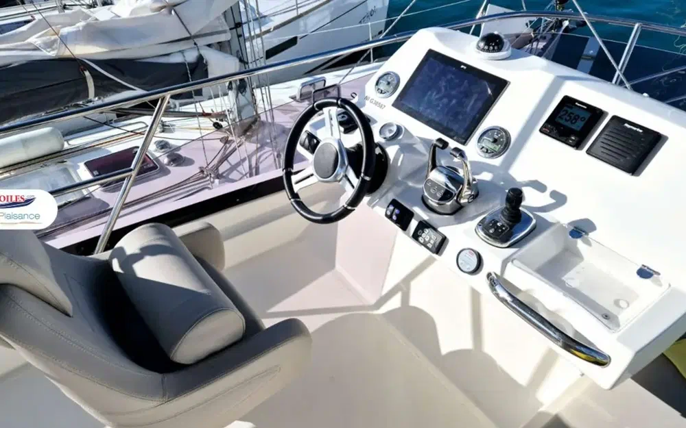 slider 21 Prestige Yachts 420 Fly