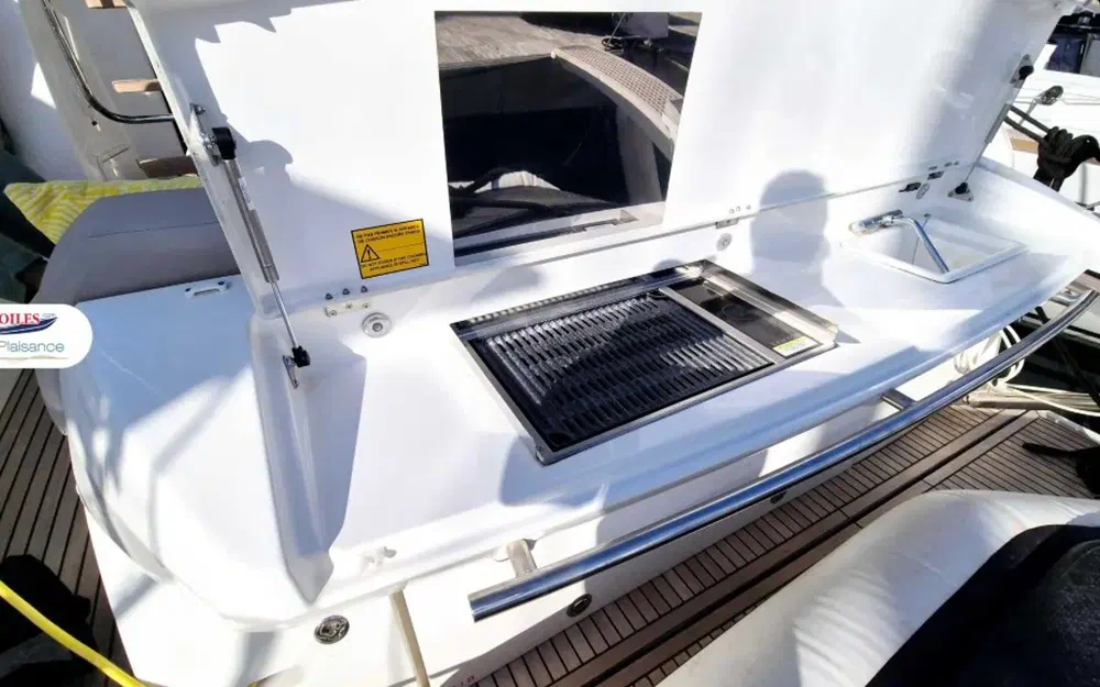 slider 5 Prestige Yachts 420 Fly