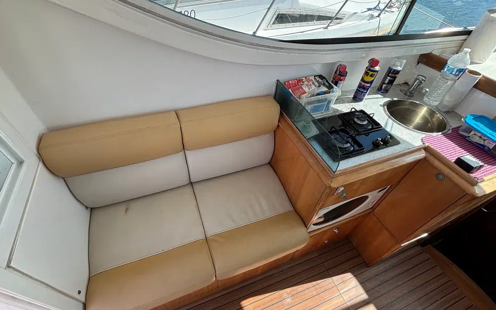 slider 17 Uniquest Marine Navistar 31