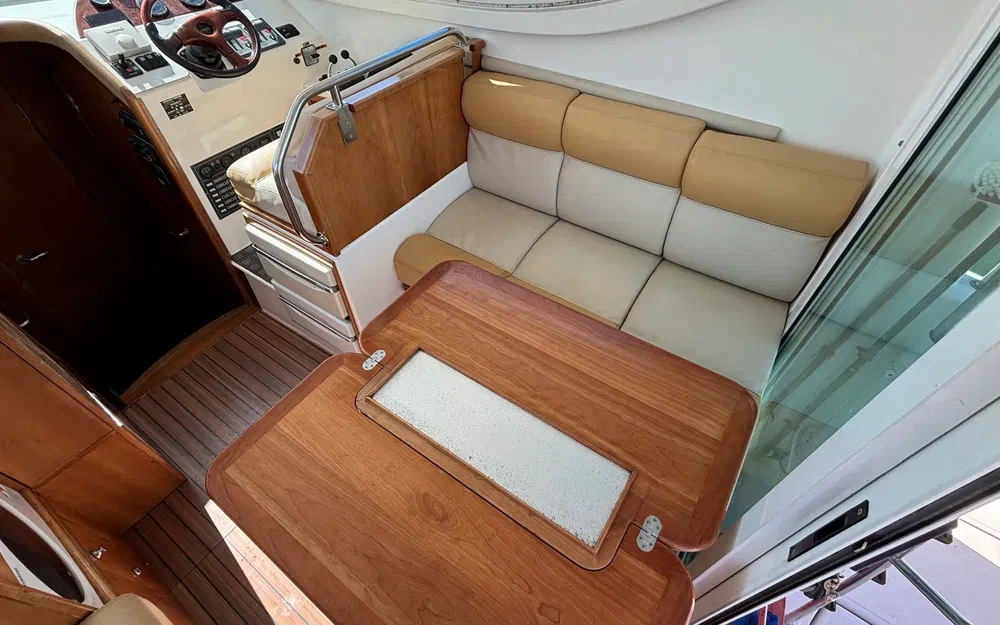 slider 22 Uniquest Marine Navistar 31