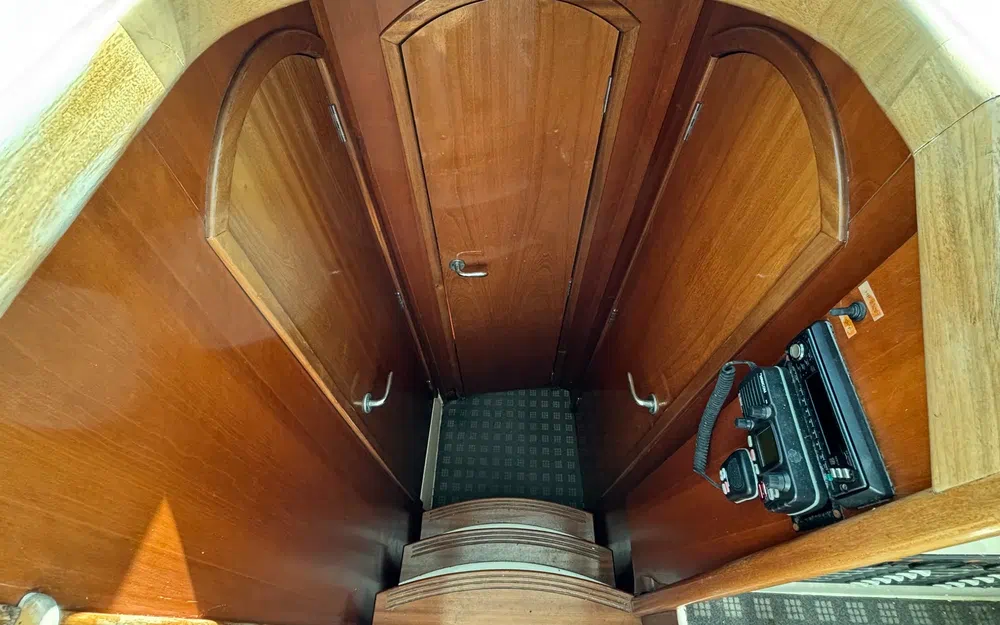 slider 31 Uniquest Marine Navistar 31