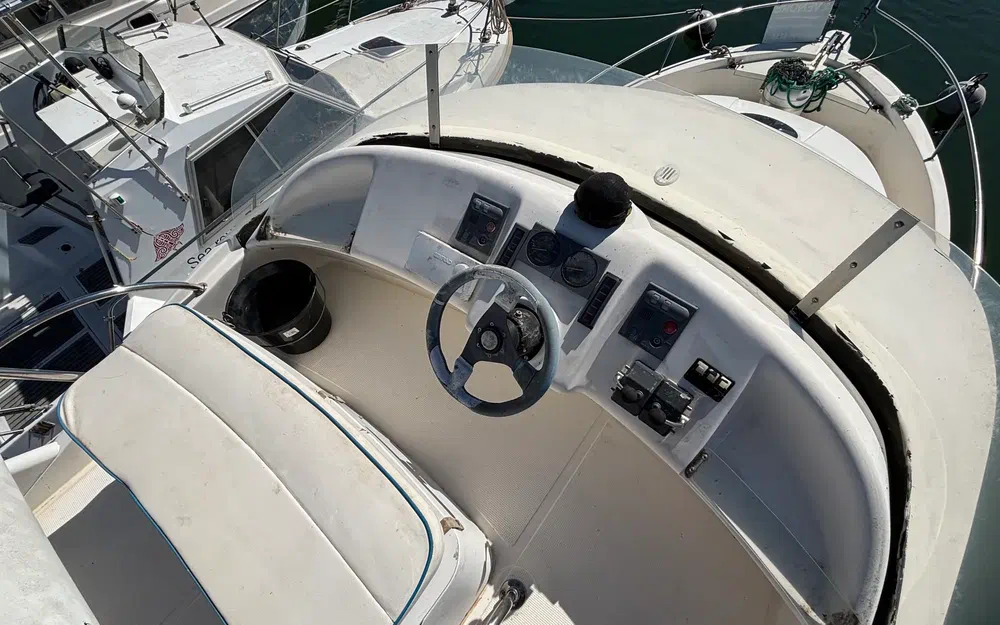 slider 43 Uniquest Marine Navistar 31