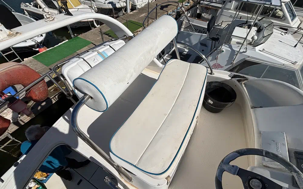 slider 46 Uniquest Marine Navistar 31