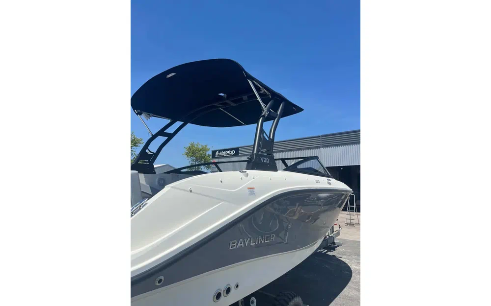 slider 11 Bayliner V20