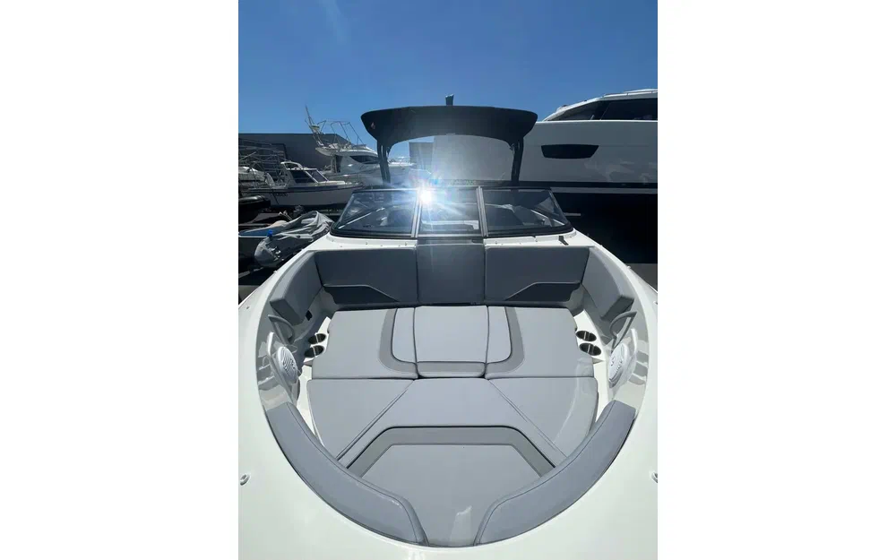 slider 14 Bayliner V20