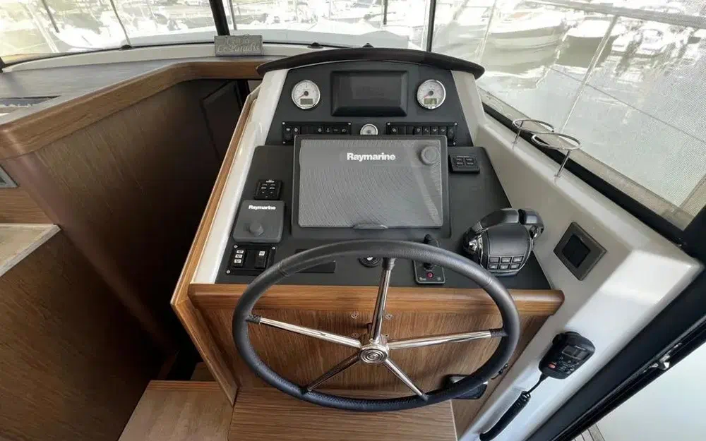 slider 9 Beneteau Swift Trawler 44