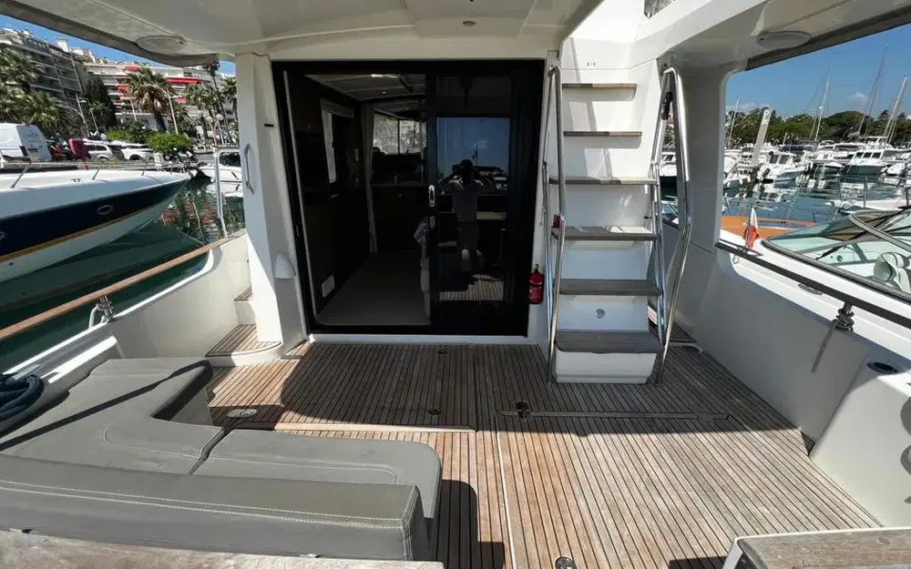 slider 2 Beneteau Swift Trawler 44