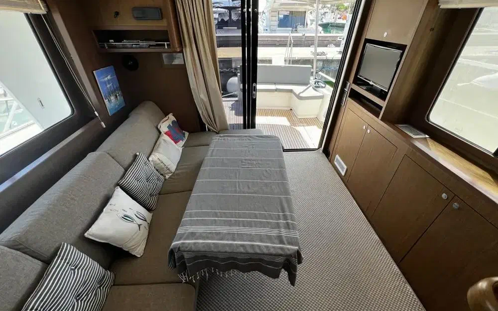 slider 7 Beneteau Swift Trawler 44