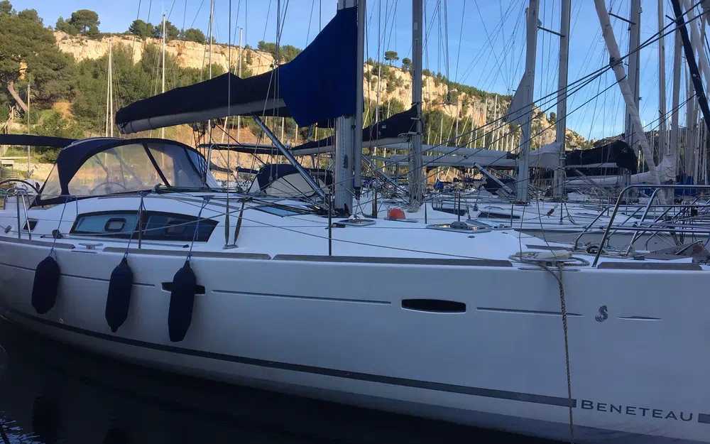 slider 1 Beneteau Oceanis 40