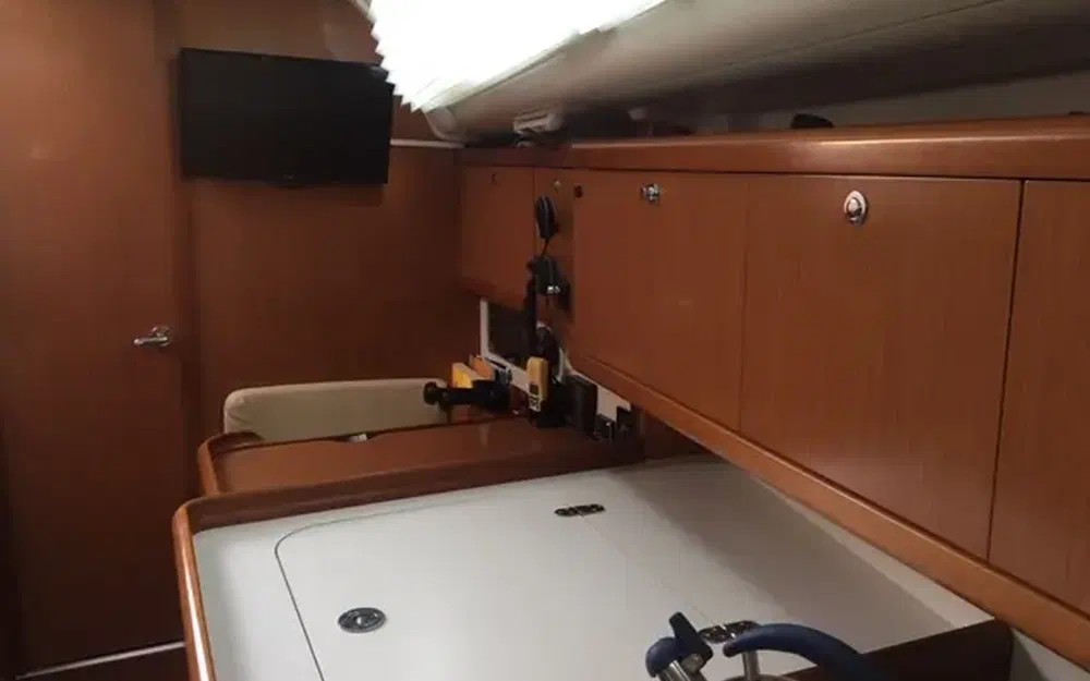 slider 28 Beneteau Oceanis 40