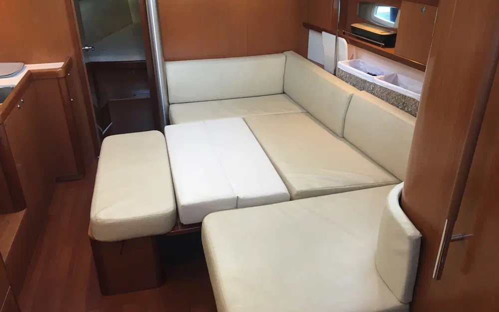 slider 38 Beneteau Oceanis 40