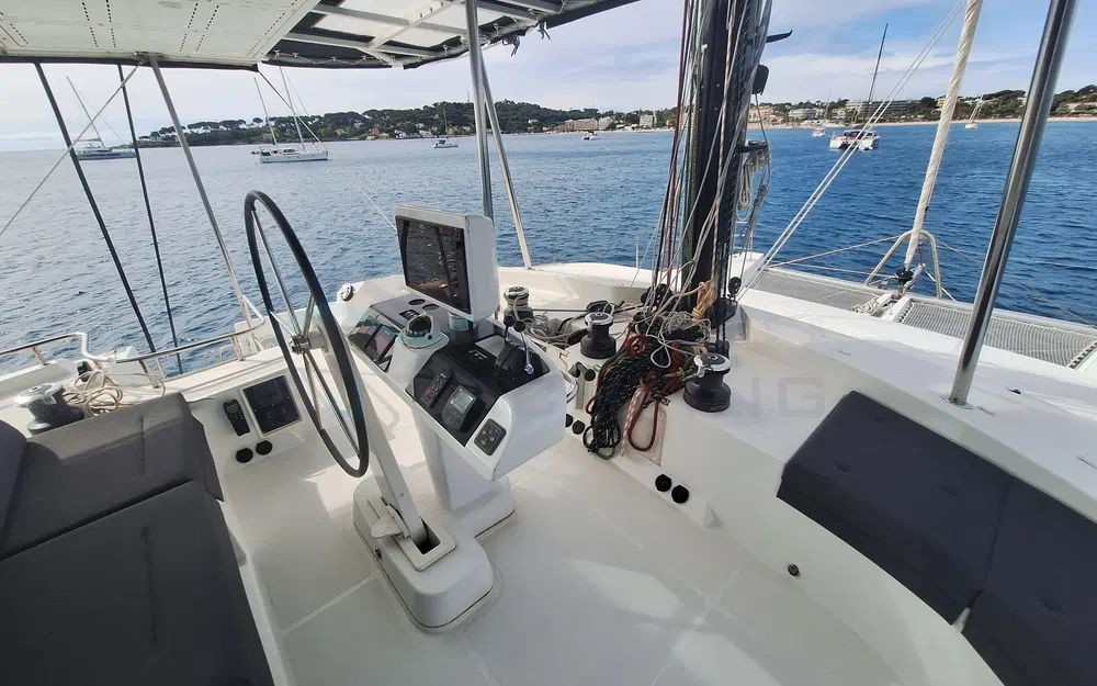 slider 16 Lagoon 52 F