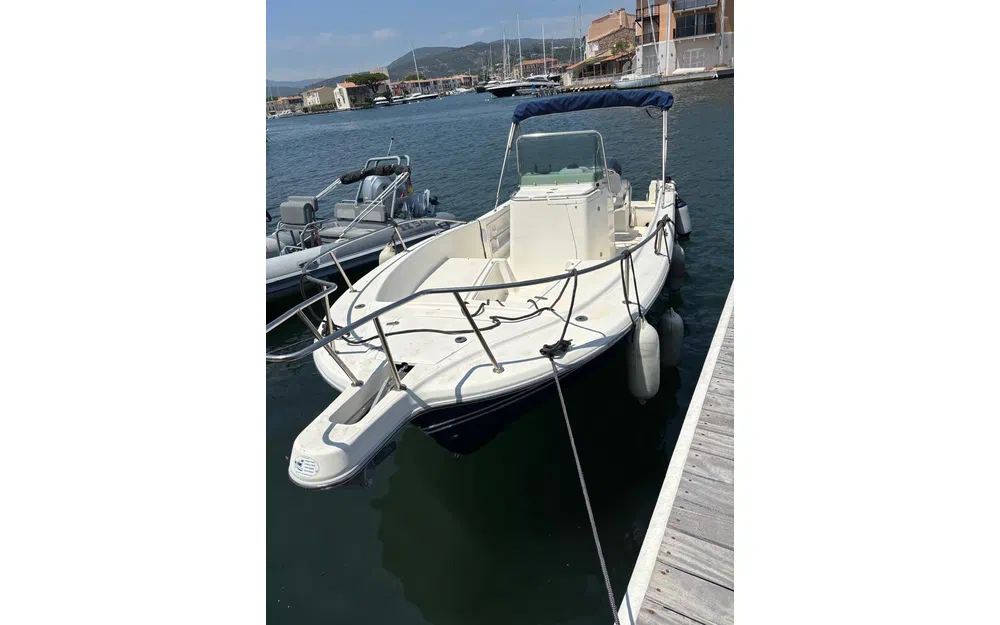slider 0 Kelt White Shark 225