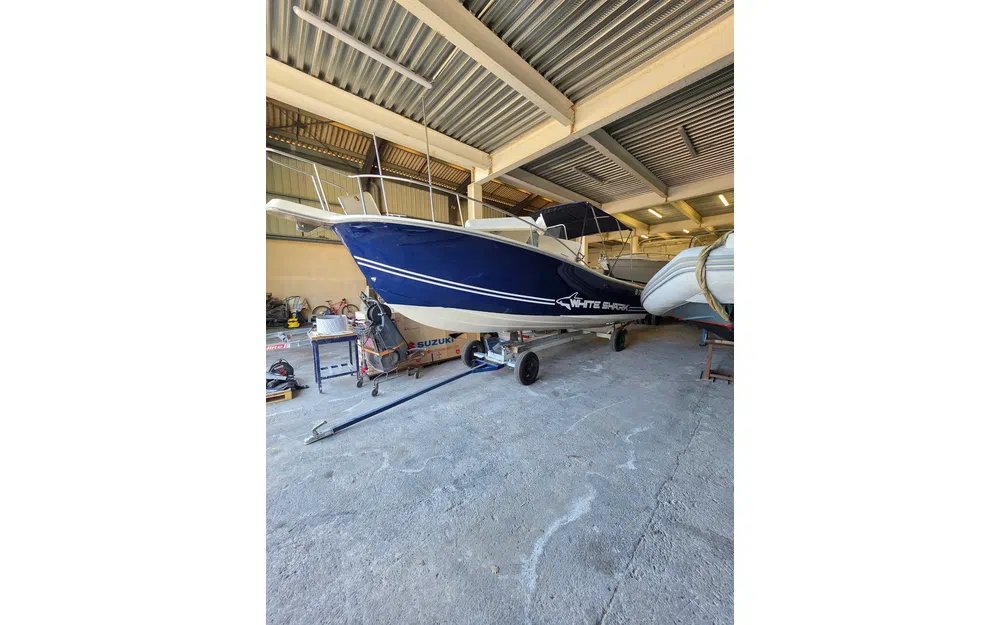 slider 3 Kelt White Shark 225