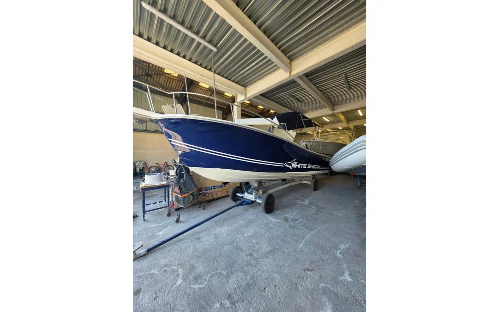 slider 4 Kelt White Shark 225
